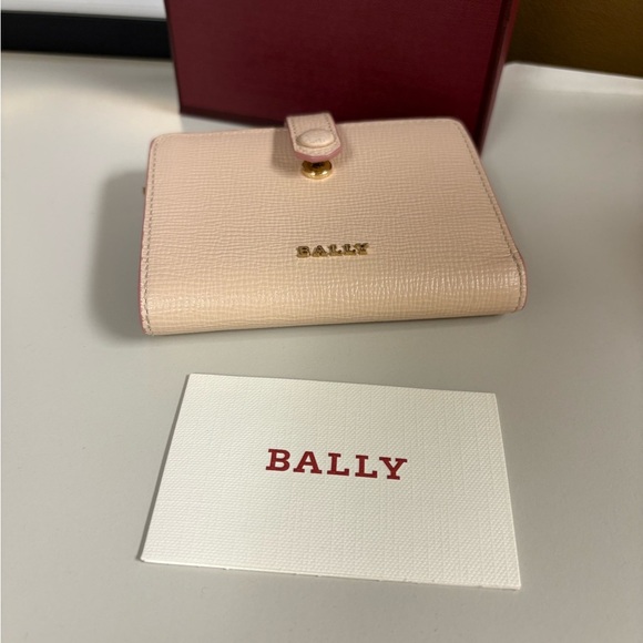 Bally Blush Pink Women's TriFold Compact Wallet - EUC - Picture 14 of 16
